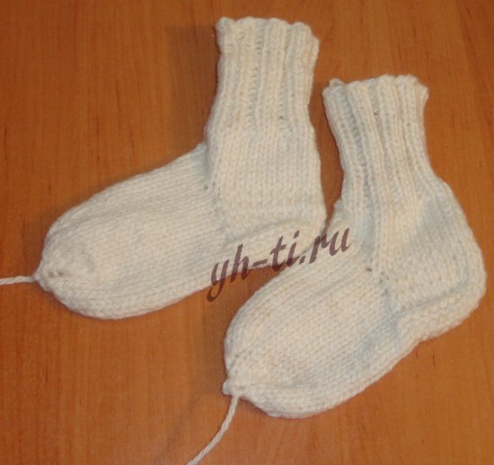 Вяжем носки спицами для ребенка на 2 года thumbnail